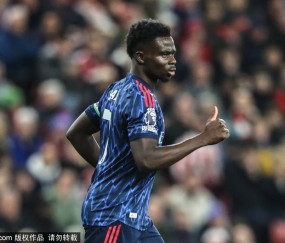 观战台：枪手苦战维拉+曼城遇黑马 梅西冲击生涯第47冠