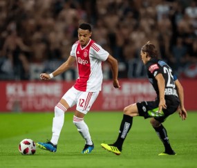 欧冠生死战：比利亚雷亚尔主场狙击阿贾克斯，西甲韧性对抗荷甲青春风暴